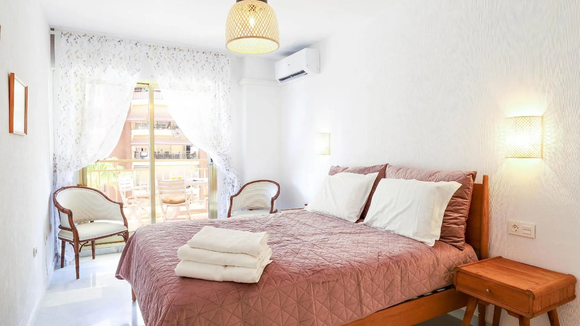 Fuengirola Beachfront - Dona Sofia 0*,  Spain